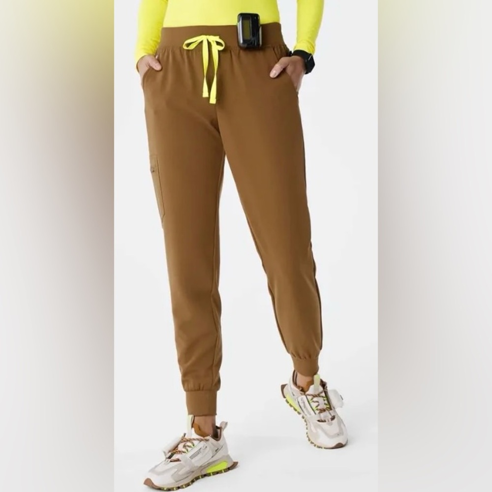 NWT FIGS Women's Indestructible Slim Jogger Scrub Pants Earth Size Medium Tall